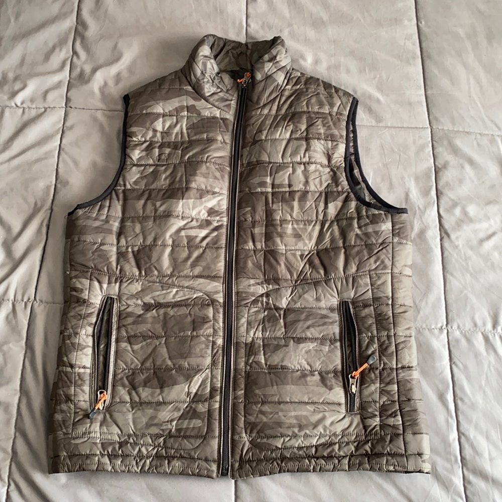 Halifax Traders Camo Puffy Vest